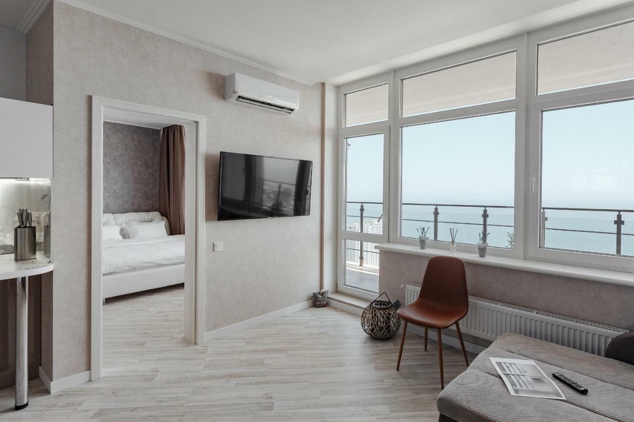 Sea & Sky Apartments Odesa Exterior photo